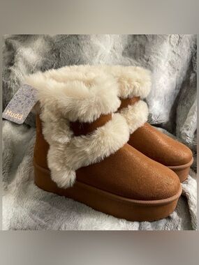 NWT Mudd Brand Chestnut Brown Shimmer Faux Fur Lined Platform Boots Size 8